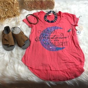 NWT Graphic Half Moon Tee with hi/lo hem; Astrological, Boho, Gypsy SZ L